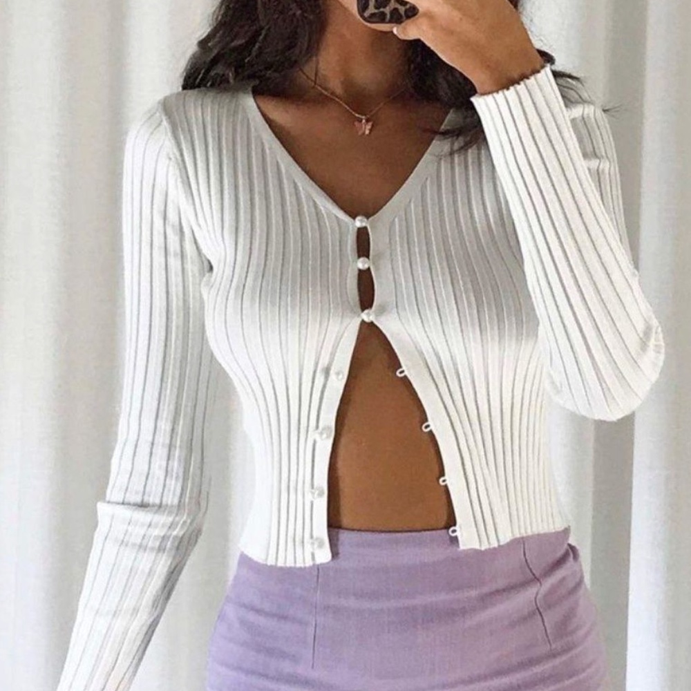 Hardly Worn Princess Polly Pearl Button Down Cardigan Size S